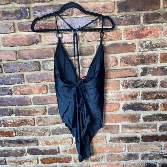 NWT J. Crew Black O-ring V-neck One-Piece Swim Bathing Suit Women's Size 24 - Picture 5 of 8